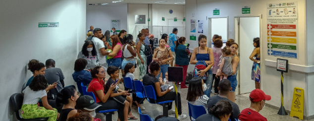 Fachada do Palácio da Justiça de São Paulo com a palavra Jurisprudência.